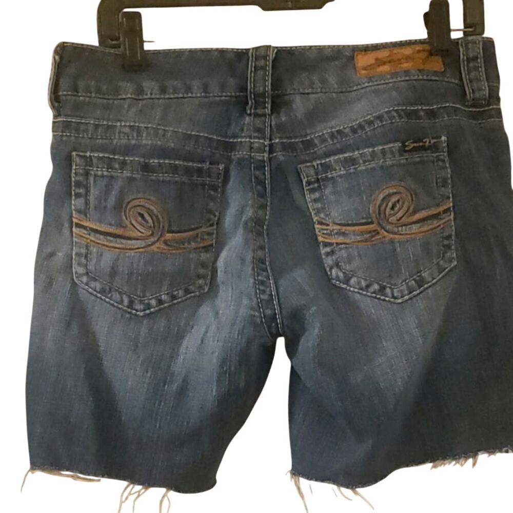 Preloved Seven7‎ jean cutoffs Size 8